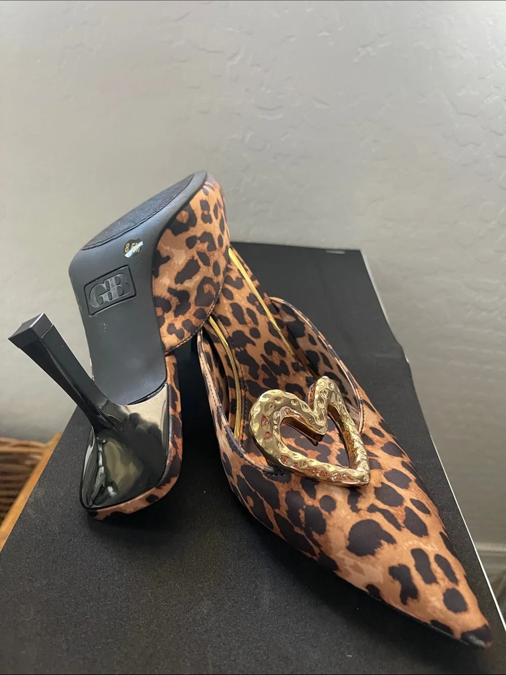Gianni Bini Leopard Print Pointed Toe Mules with Gold Heart Accent - Picture 2 of 3